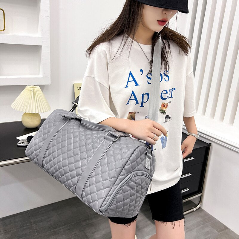 PU Leather Men's Fitness Travel Bag Simple Large Capacity Shoulder Messenger Bag Multifunctional Design Unisex Handbag